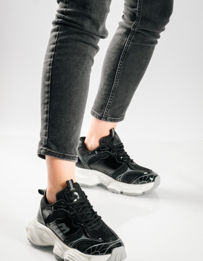 Chunky sneakers με διακριτικές λάμψεις και σχέδια ΜΑΥΡΟ