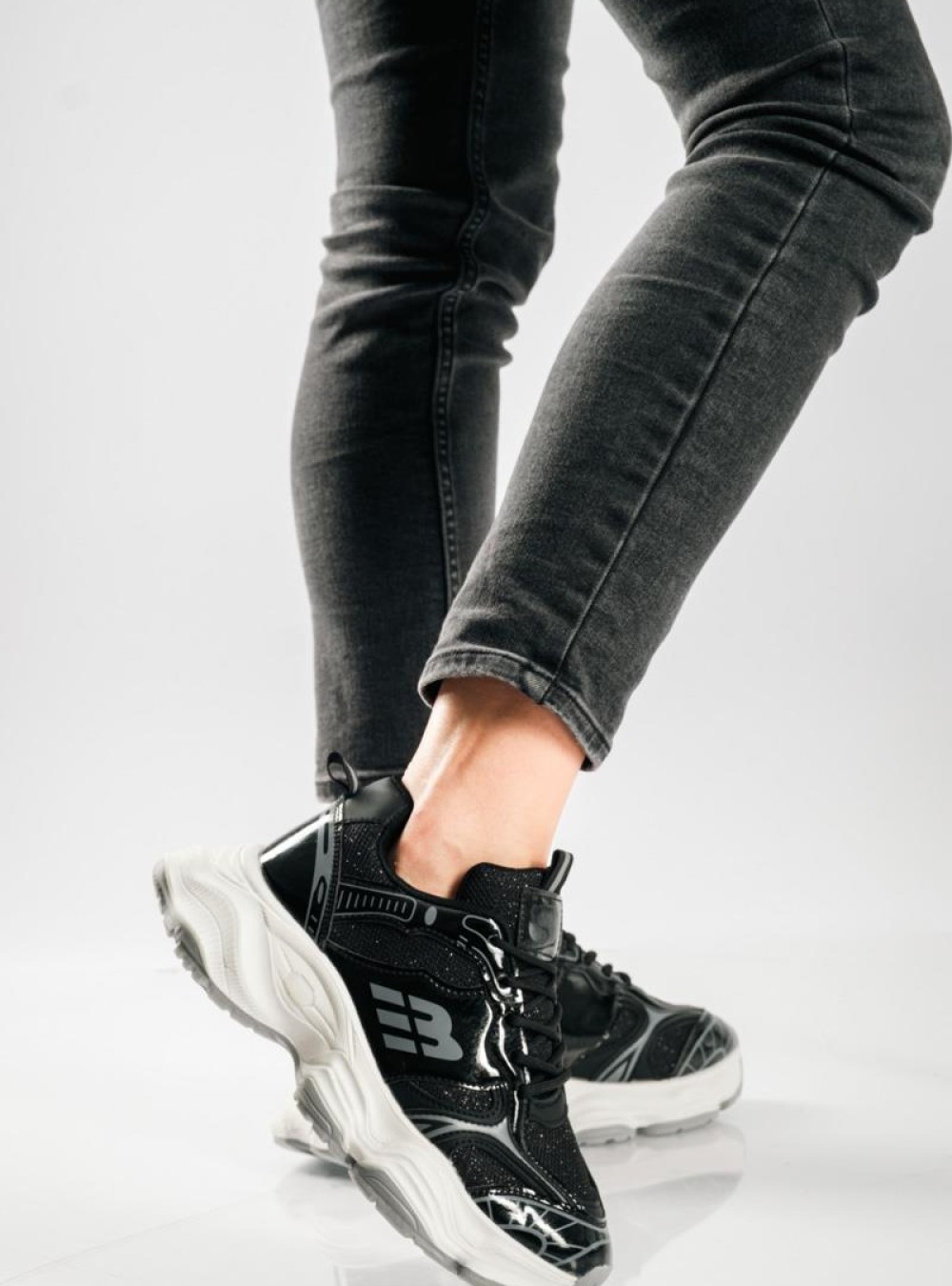 Chunky sneakers με διακριτικές λάμψεις και σχέδια ΜΑΥΡΟ Chunky sneakers με διακριτικές λάμψεις και σχέδια ΜΑΥΡΟ