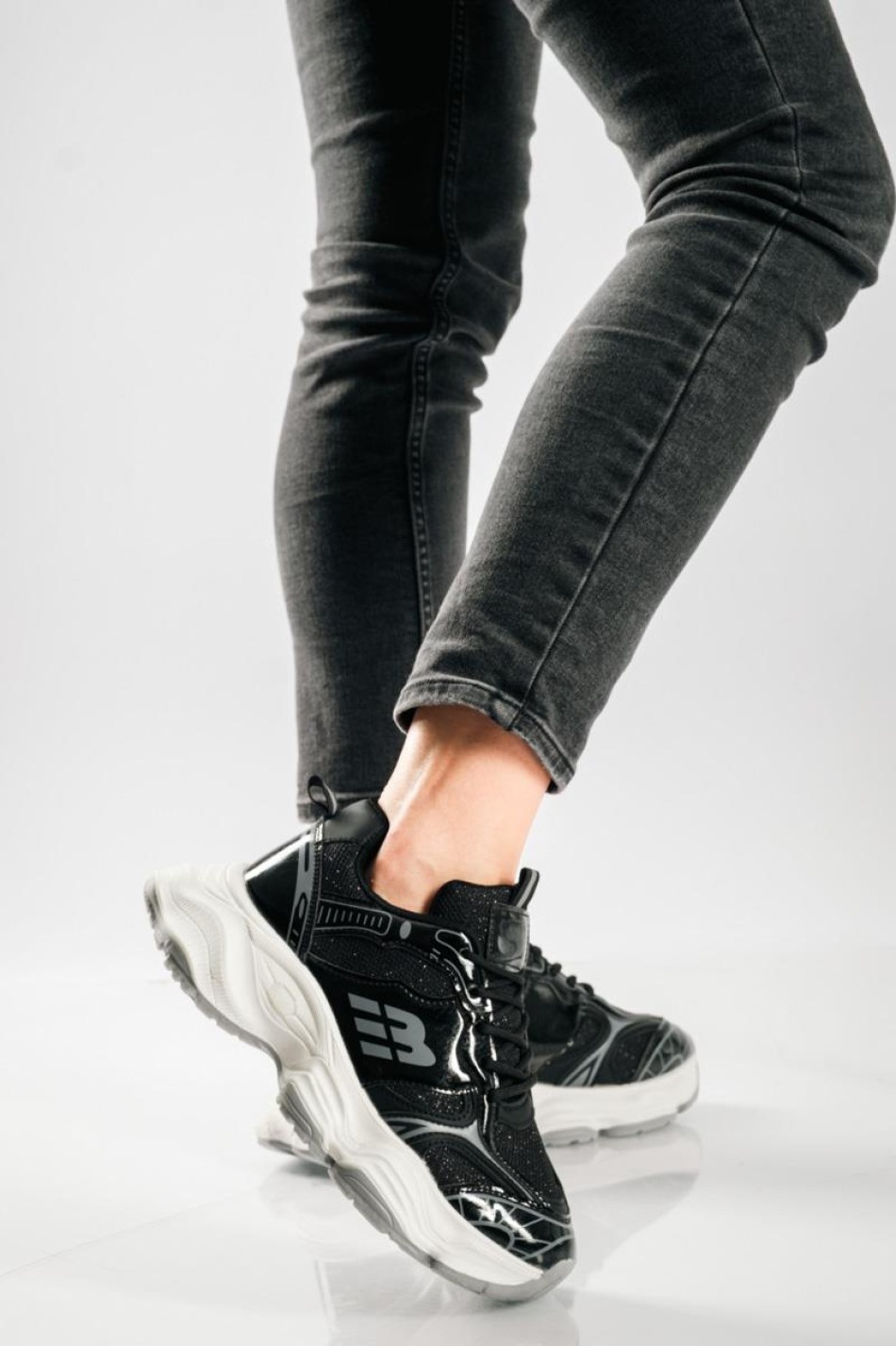 Chunky sneakers με διακριτικές λάμψεις και σχέδια ΜΑΥΡΟ Chunky sneakers με διακριτικές λάμψεις και σχέδια ΜΑΥΡΟ