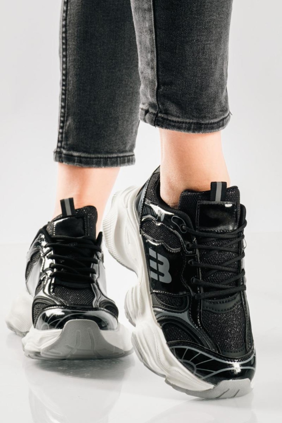 Chunky sneakers με διακριτικές λάμψεις και σχέδια ΜΑΥΡΟ Chunky sneakers με διακριτικές λάμψεις και σχέδια ΜΑΥΡΟ