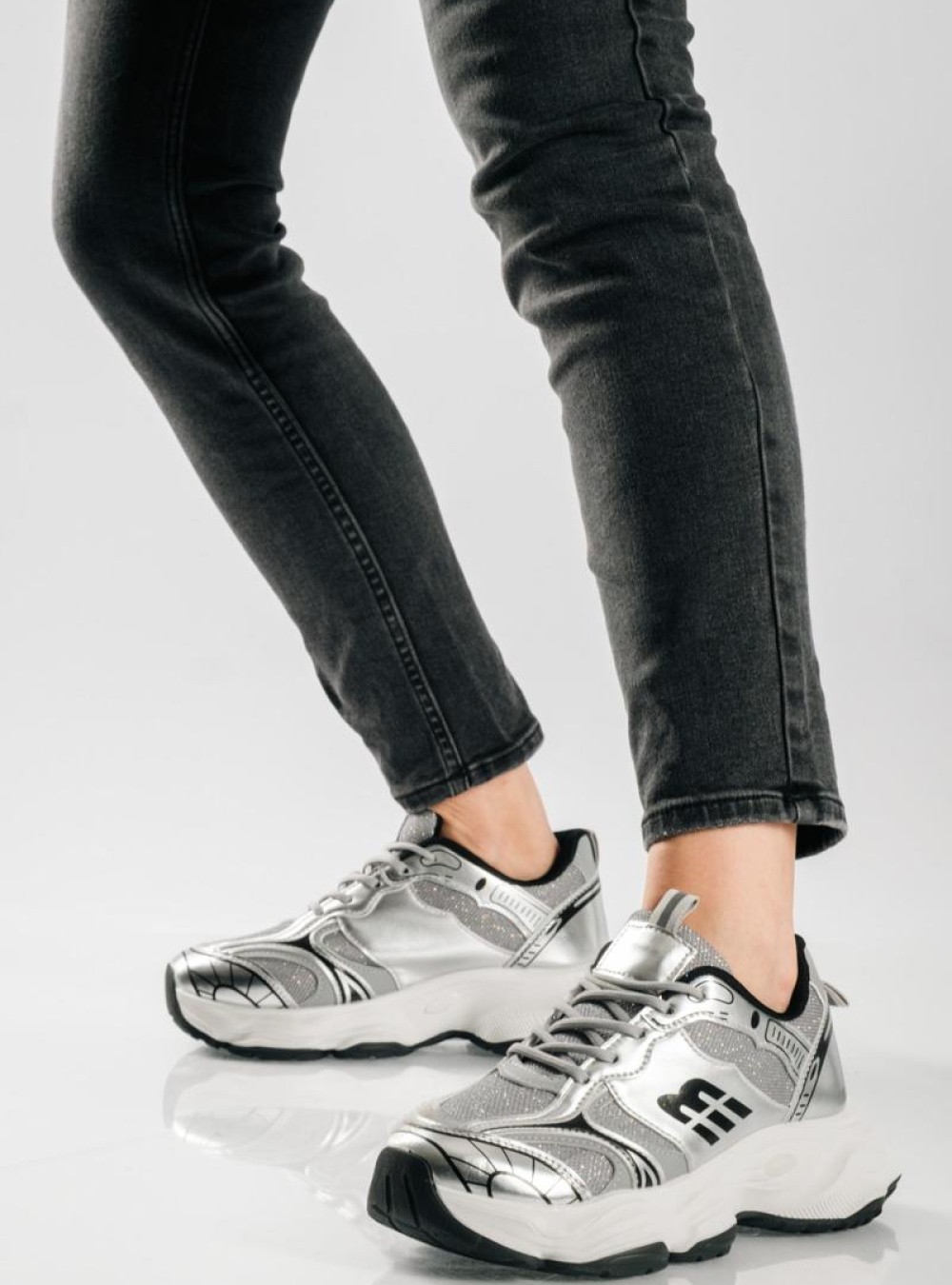 Chunky sneakers με διακριτικές λάμψεις και σχέδια ΓΚΡΙ Chunky sneakers με διακριτικές λάμψεις και σχέδια ΓΚΡΙ