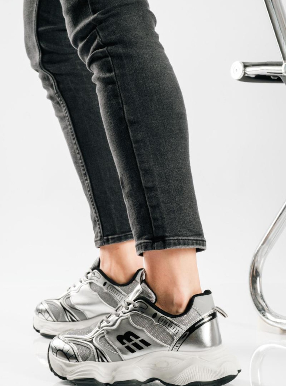 Chunky sneakers με διακριτικές λάμψεις και σχέδια ΓΚΡΙ Chunky sneakers με διακριτικές λάμψεις και σχέδια ΓΚΡΙ