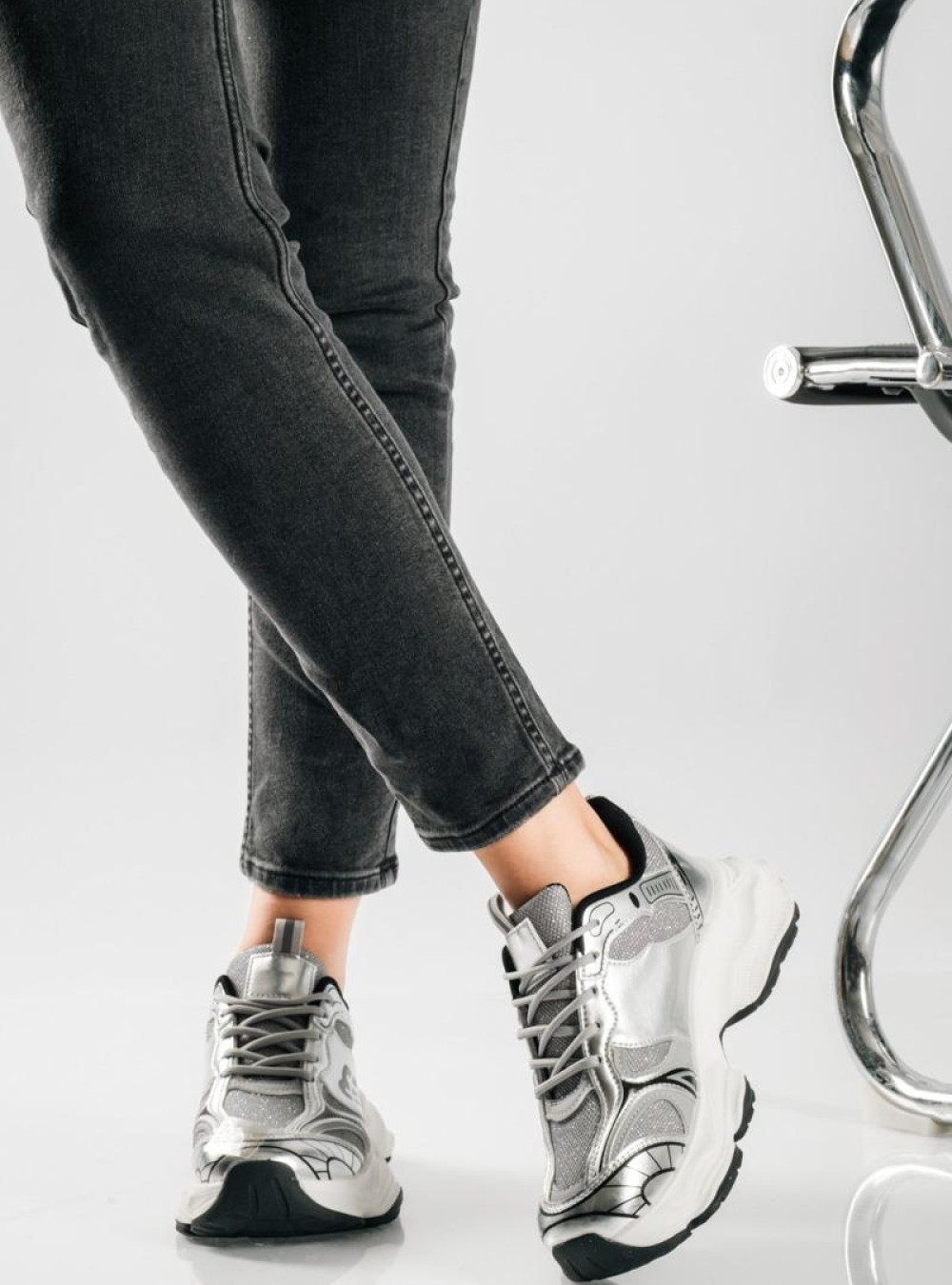 Chunky sneakers με διακριτικές λάμψεις και σχέδια ΓΚΡΙ Chunky sneakers με διακριτικές λάμψεις και σχέδια ΓΚΡΙ