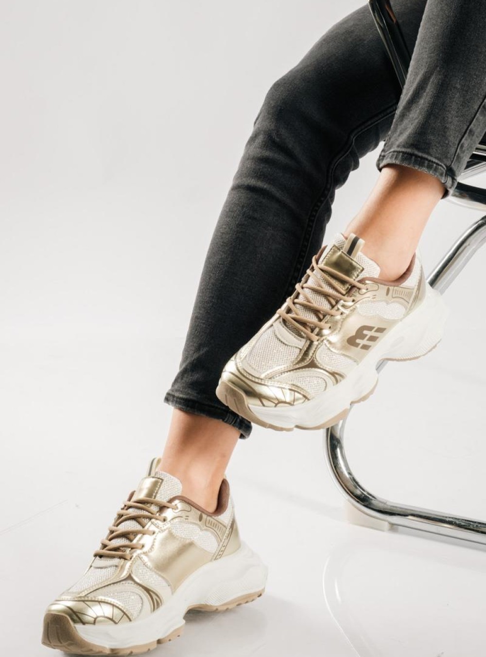 Chunky sneakers με διακριτικές λάμψεις και σχέδια ΧΡΥΣΟ Chunky sneakers με διακριτικές λάμψεις και σχέδια ΧΡΥΣΟ