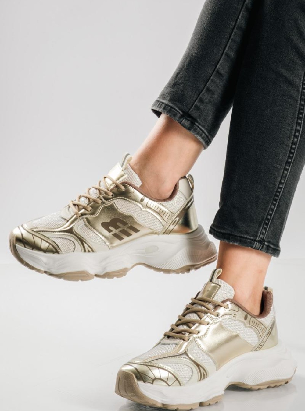 Chunky sneakers με διακριτικές λάμψεις και σχέδια ΧΡΥΣΟ Chunky sneakers με διακριτικές λάμψεις και σχέδια ΧΡΥΣΟ