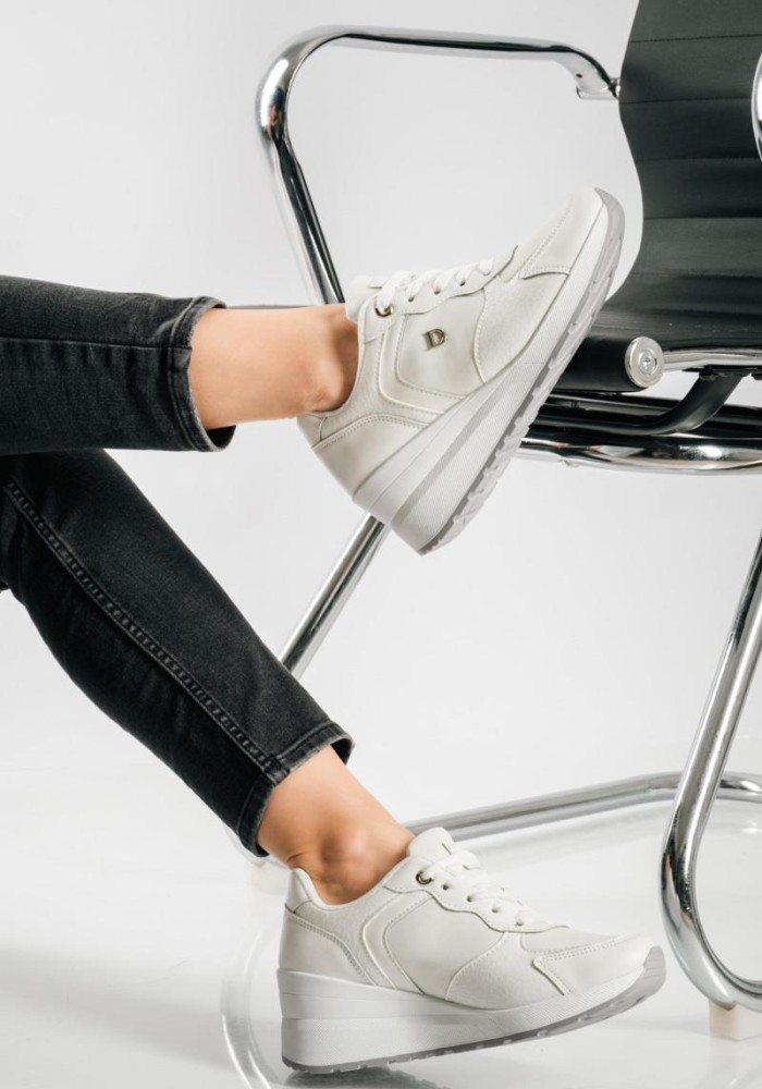 Casual sneakers με πλατφόρμα και διακριτικές κροκό λεπτομέρειες ΑΣΠΡΟ