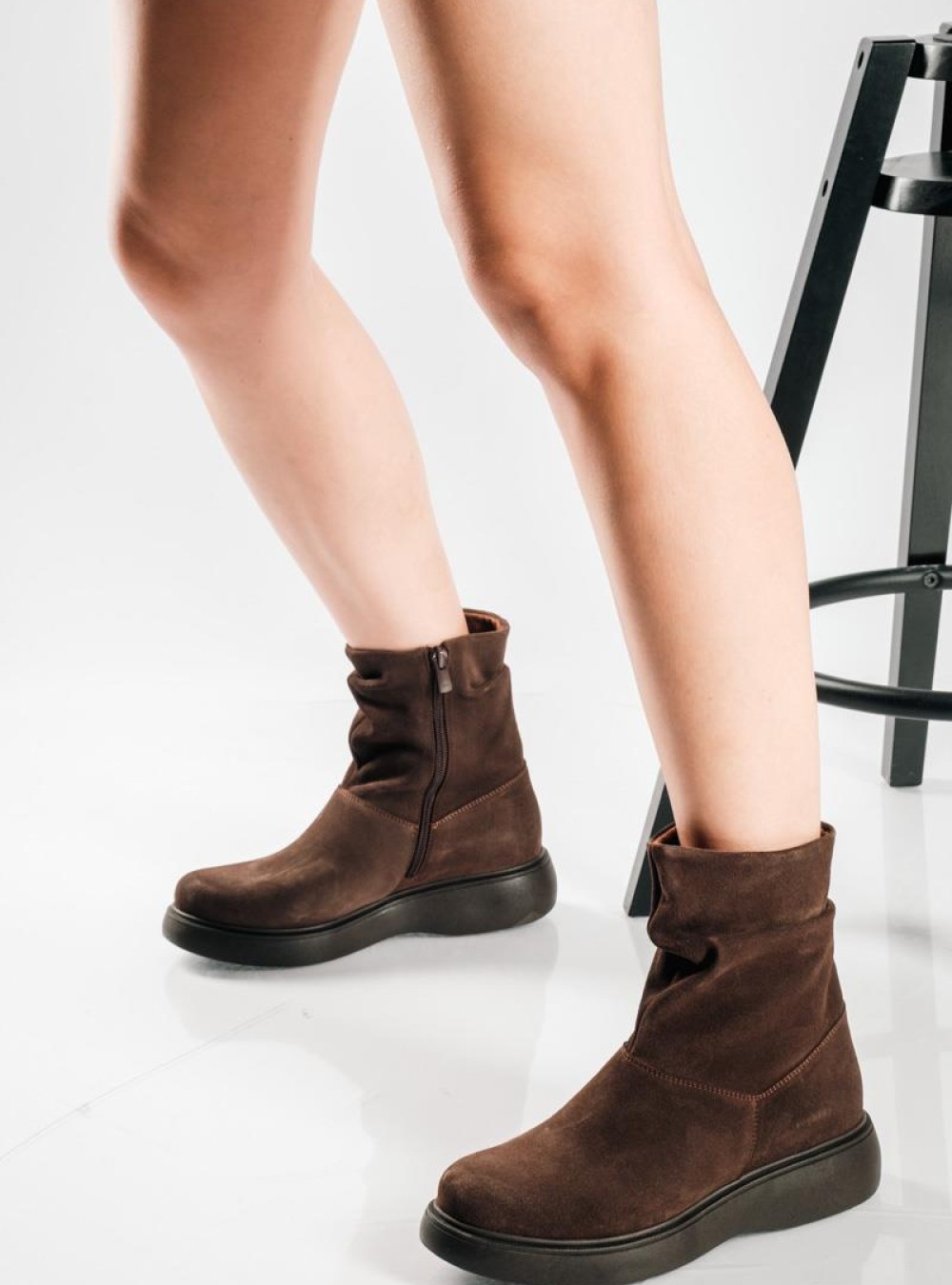 Ragazza suede μποτάκια με σχέδιο σούρα και ανατομική σόλα ΚΑΦΕ Ragazza suede μποτάκια με σχέδιο σούρα και ανατομική σόλα ΚΑΦΕ