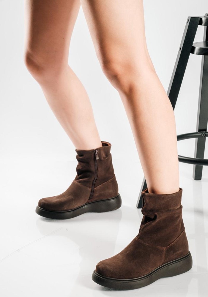 Ragazza suede μποτάκια με σχέδιο σούρα και ανατομική σόλα ΚΑΦΕ
