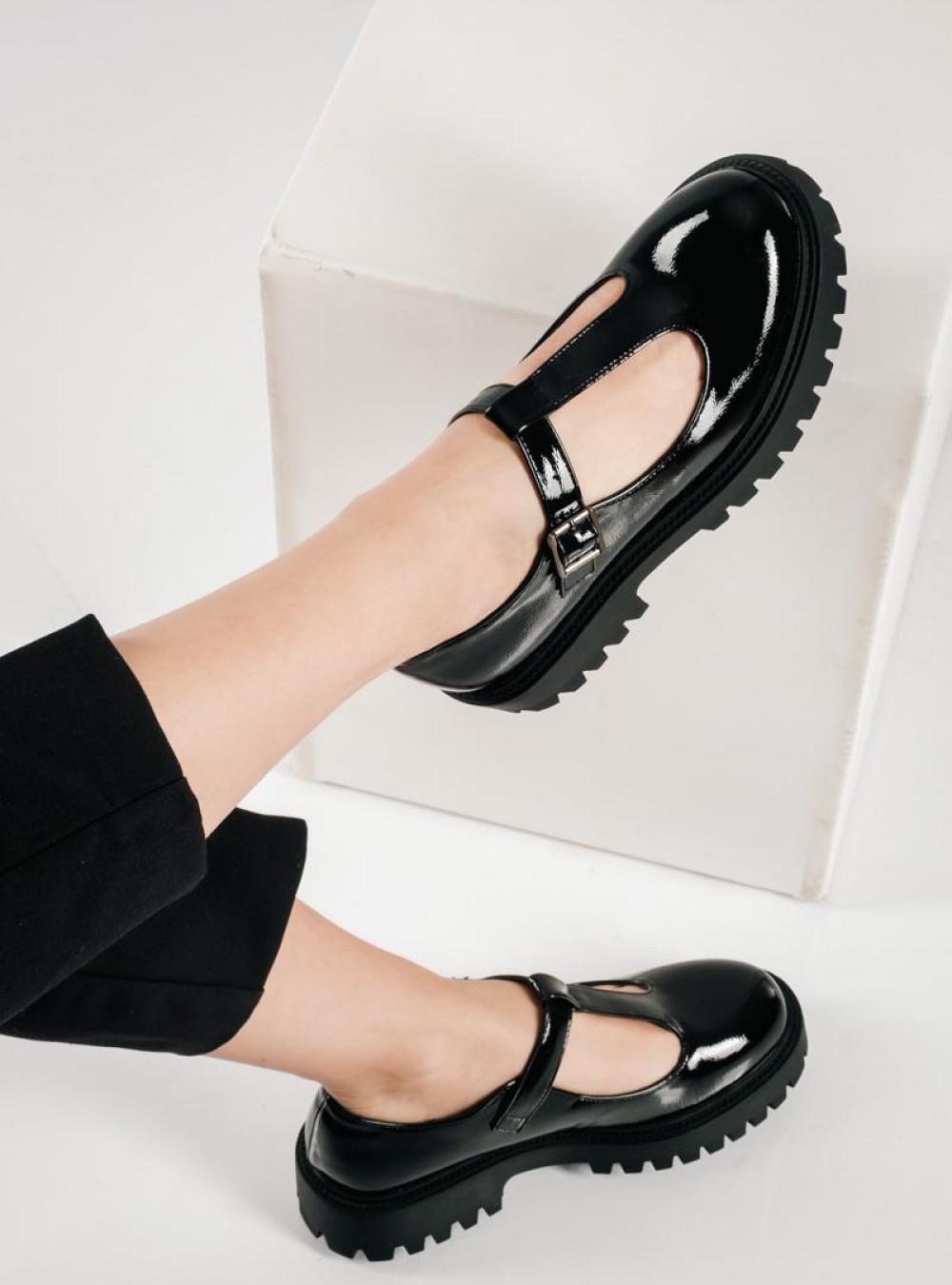 Λουστρίνι T-Bar loafers με chunky σόλα ΜΑΥΡΟ Λουστρίνι T-Bar loafers με chunky σόλα ΜΑΥΡΟ