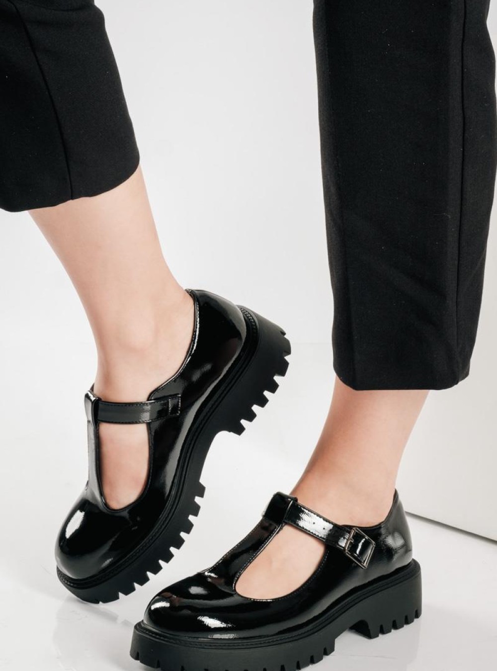 Λουστρίνι T-Bar loafers με chunky σόλα ΜΑΥΡΟ Λουστρίνι T-Bar loafers με chunky σόλα ΜΑΥΡΟ