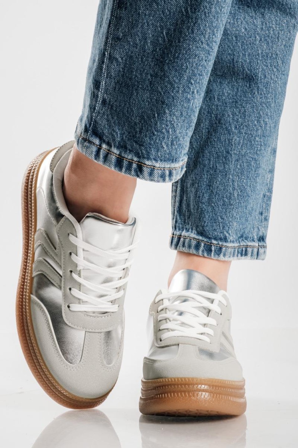 Retro sneakers σε μεταλλικές αποχρώσεις ΑΣΗΜΙ