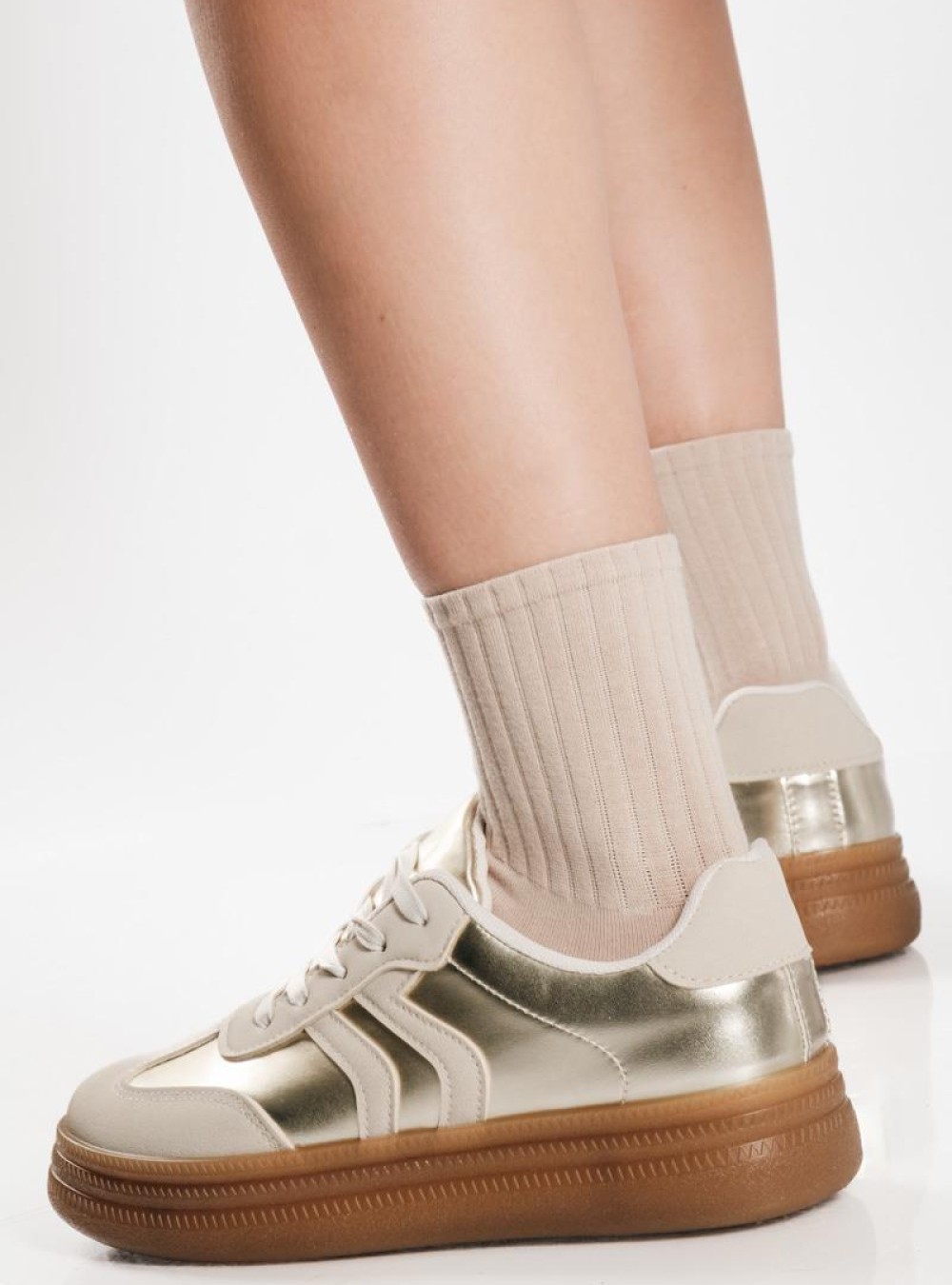 Retro sneakers σε μεταλλικές αποχρώσεις ΧΡΥΣΟ Retro sneakers σε μεταλλικές αποχρώσεις ΧΡΥΣΟ
