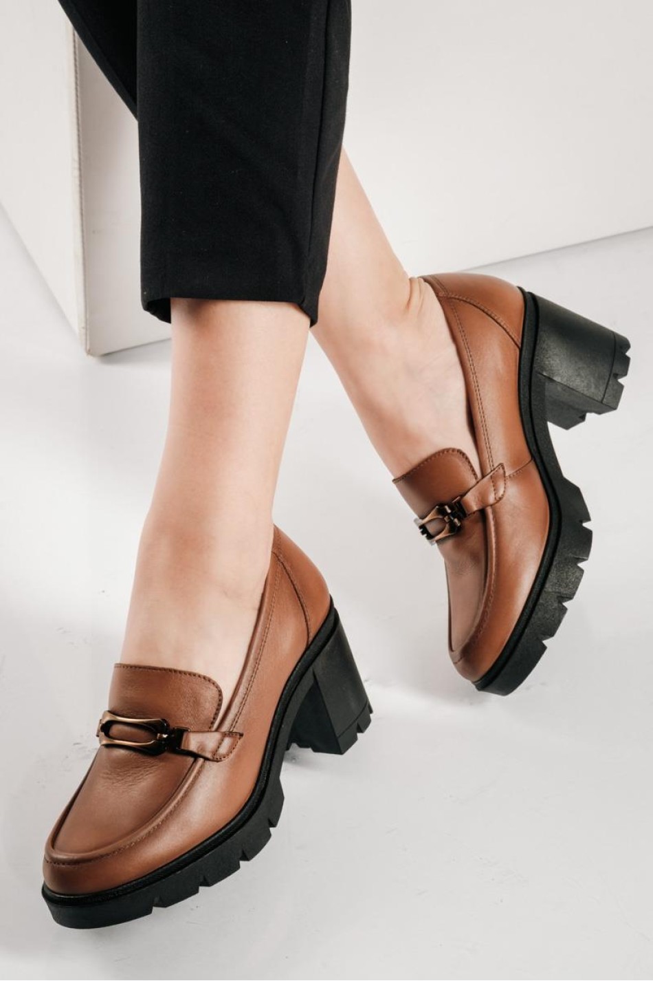 RAGAZZA δερμάτινο loafer με μεταλλική αγκράφα ΤΑΜΠΑ