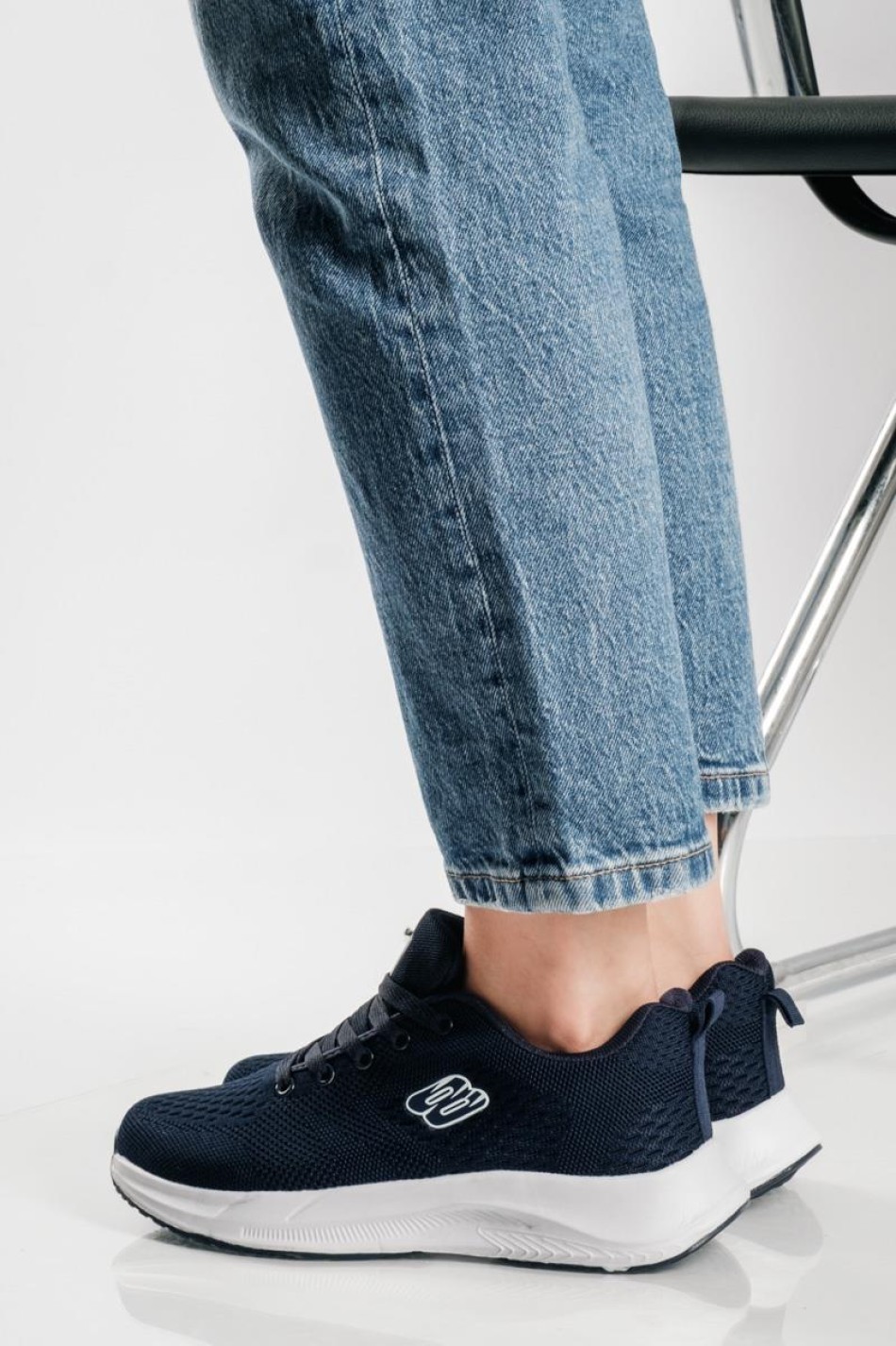 Running ελαφριά υφασμάτινα sneakers ΜΠΛΕ/ΑΣΠΡΟ