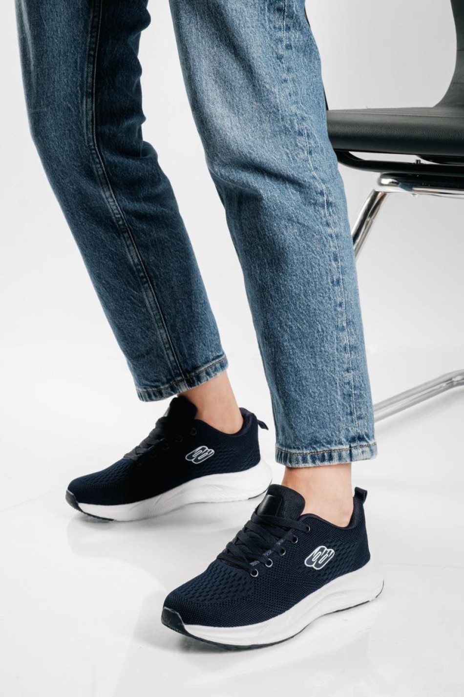Running ελαφριά υφασμάτινα sneakers ΜΠΛΕ/ΑΣΠΡΟ