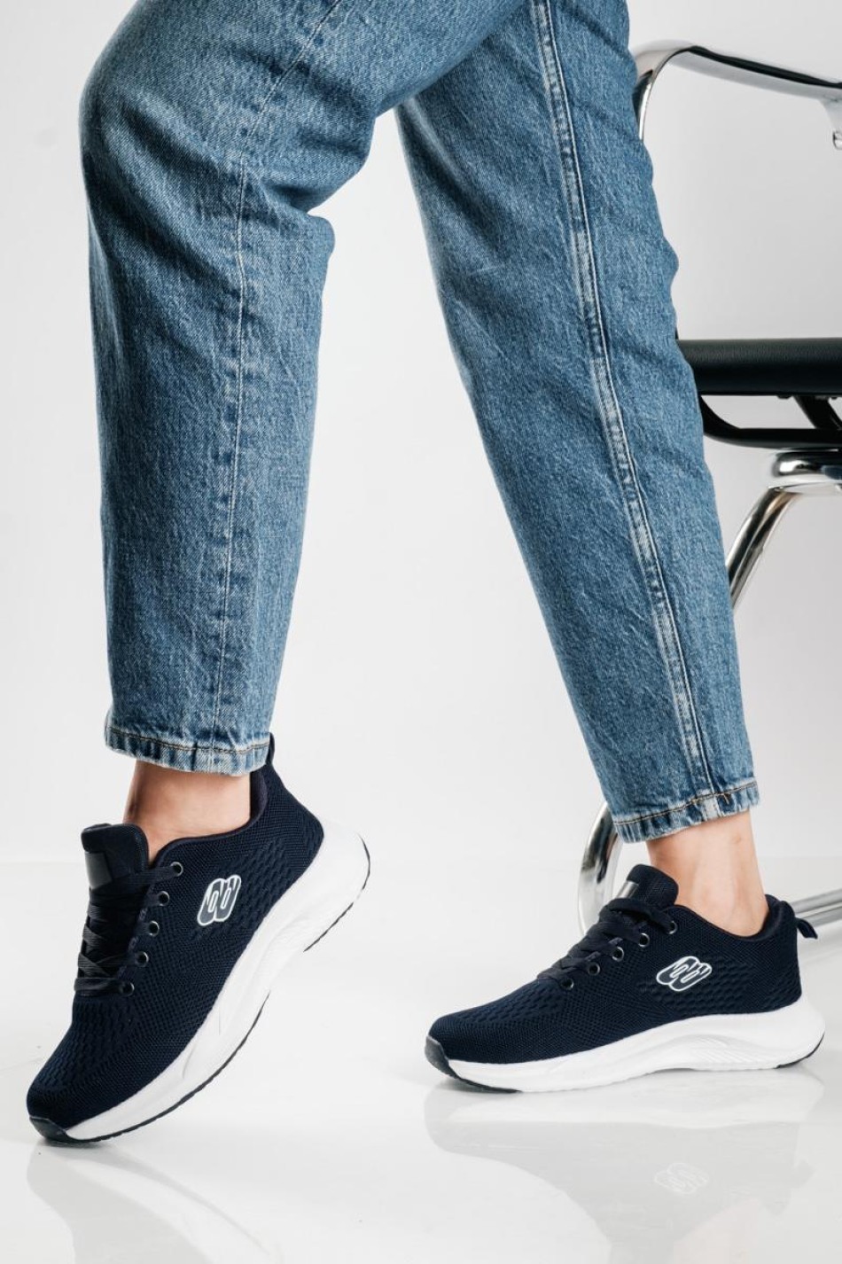 Running ελαφριά υφασμάτινα sneakers ΜΠΛΕ/ΑΣΠΡΟ