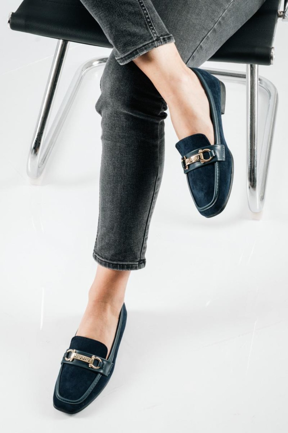 Suede Loafers με δερμάτινη φάσα και χρυσή αγκράφα ΜΠΛΕ