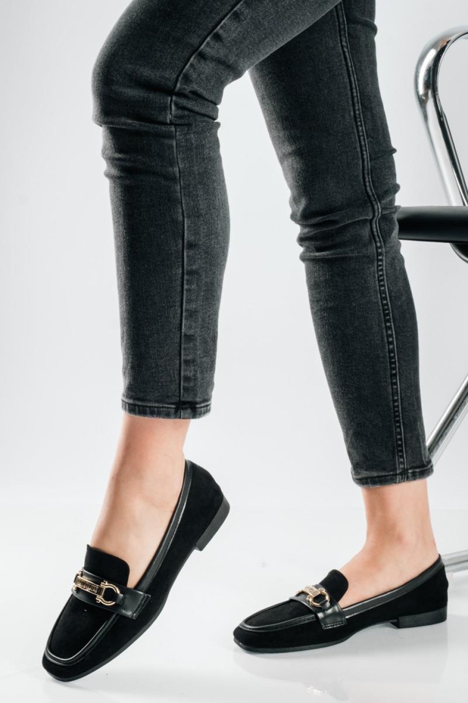 Suede Loafers με δερμάτινη φάσα και χρυσή αγκράφα ΜΑΥΡΟ Suede Loafers με δερμάτινη φάσα και χρυσή αγκράφα ΜΑΥΡΟ