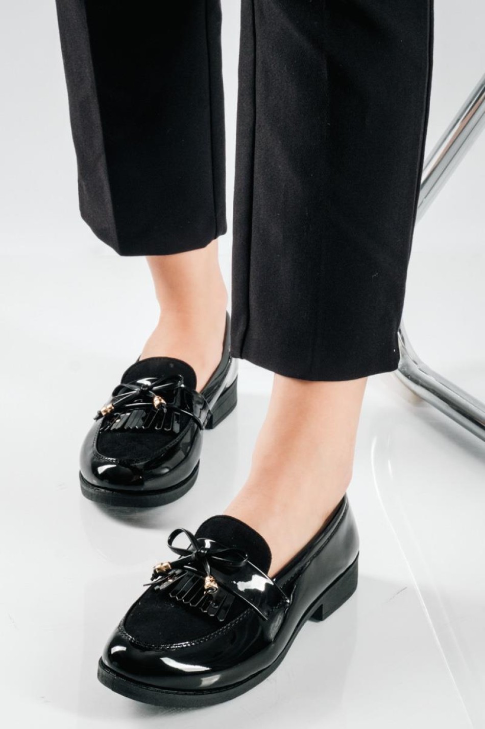Λουστρίνι Loafers με Σουέτ Λεπτομέρεια και Φιόγκο ΜΑΥΡΟ Λουστρίνι Loafers με Σουέτ Λεπτομέρεια και Φιόγκο ΜΑΥΡΟ