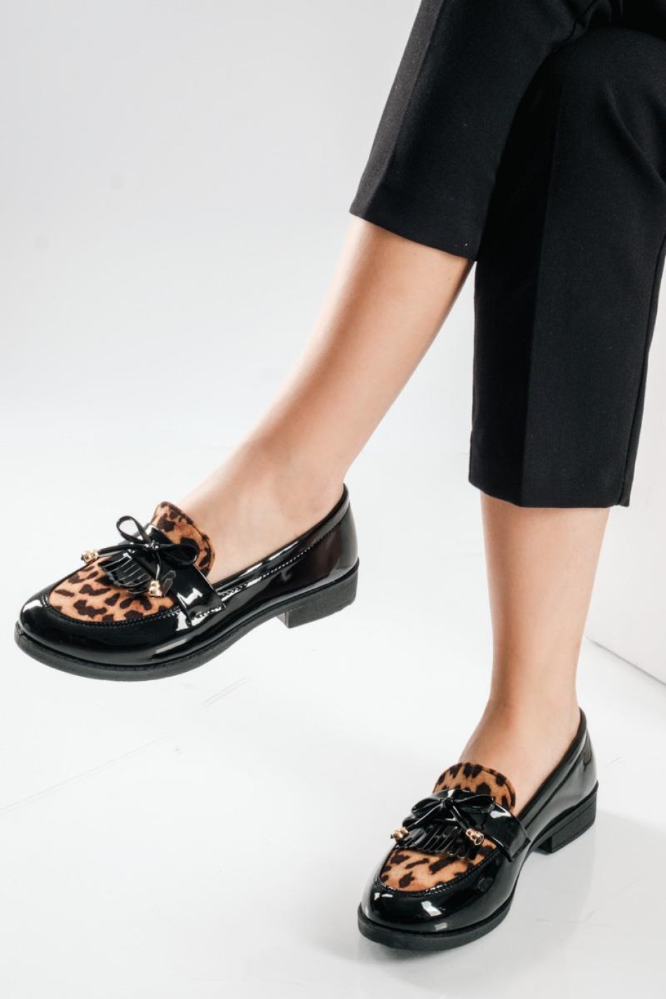 Λουστρίνι Loafers με λεοπάρ μοτίβο στο επάνω μέρος και φιόγκο ΛΕΟΠΑΡ