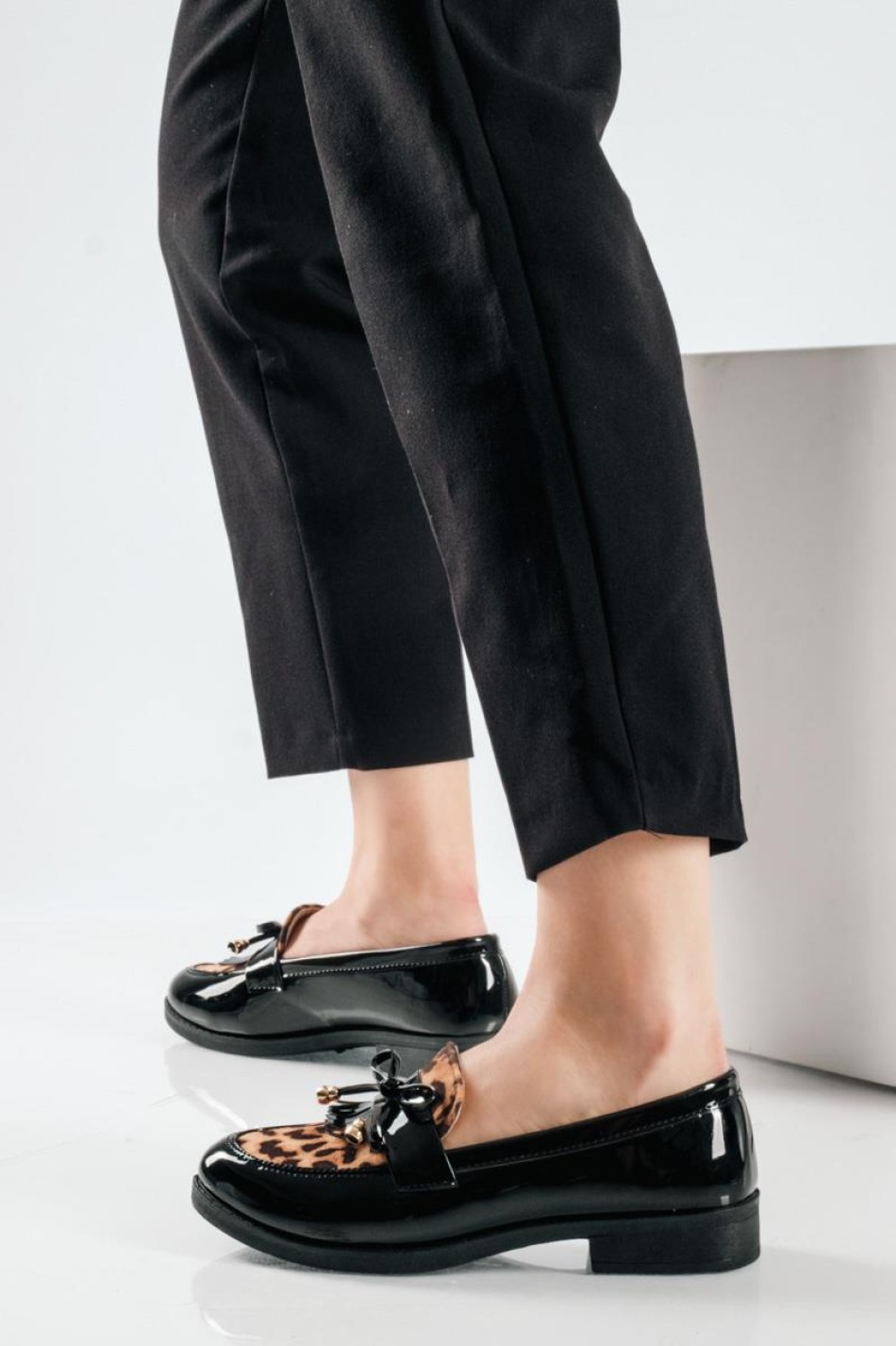 Λουστρίνι Loafers με λεοπάρ μοτίβο στο επάνω μέρος και φιόγκο ΛΕΟΠΑΡ