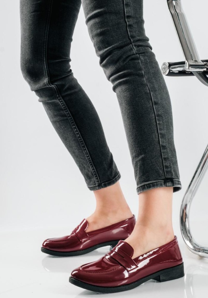 Λουστρίνι Loafers με Minimal Design ΜΠΟΡΝΤΩ
