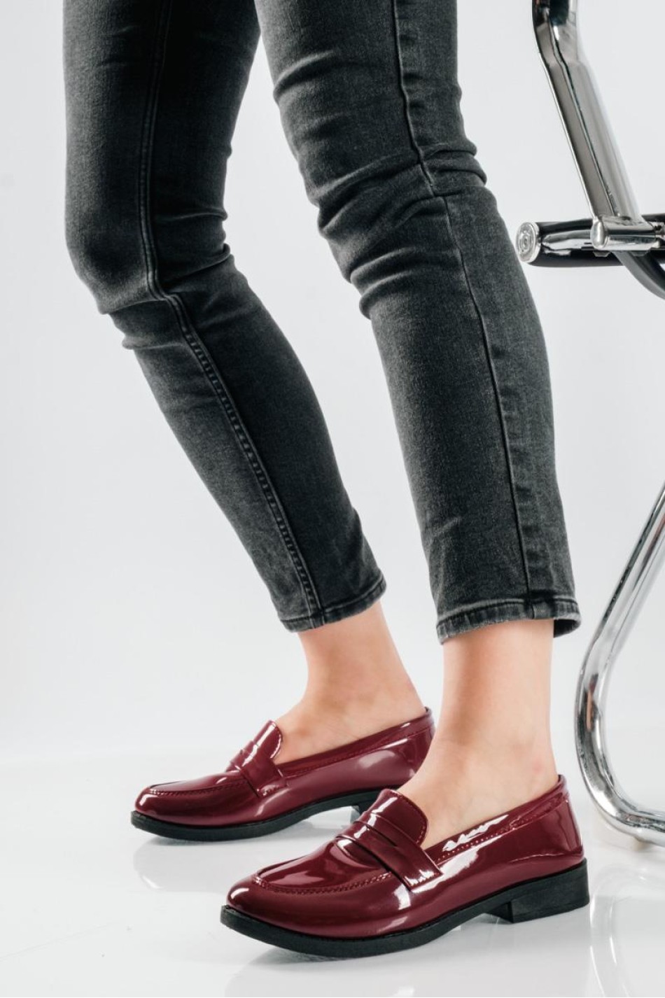 Λουστρίνι Loafers με Minimal Design ΜΠΟΡΝΤΩ