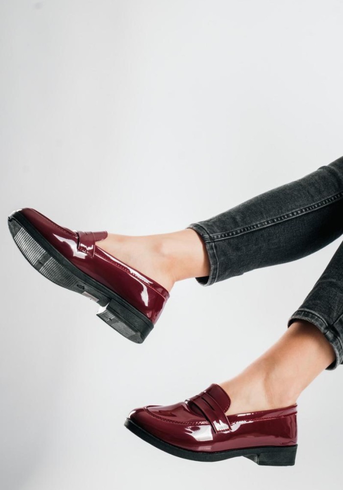 Λουστρίνι Loafers με Minimal Design ΜΠΟΡΝΤΩ
