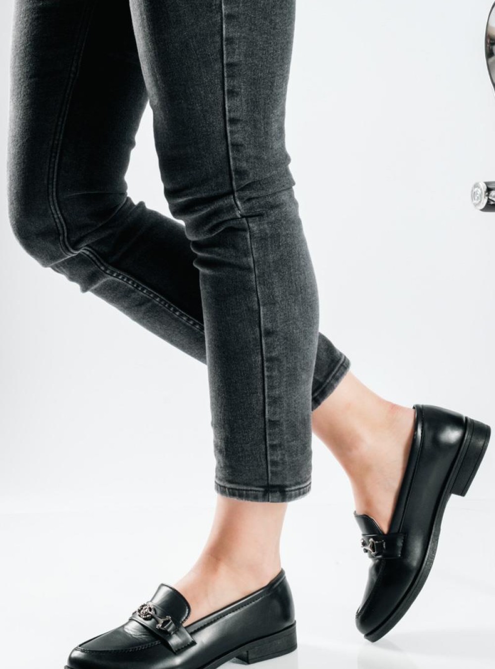 All day flat loafer με διακριτική αγκράφα και minimal γραμμή ΜΑΥΡΟ All day flat loafer με διακριτική αγκράφα και minimal γραμμή ΜΑΥΡΟ