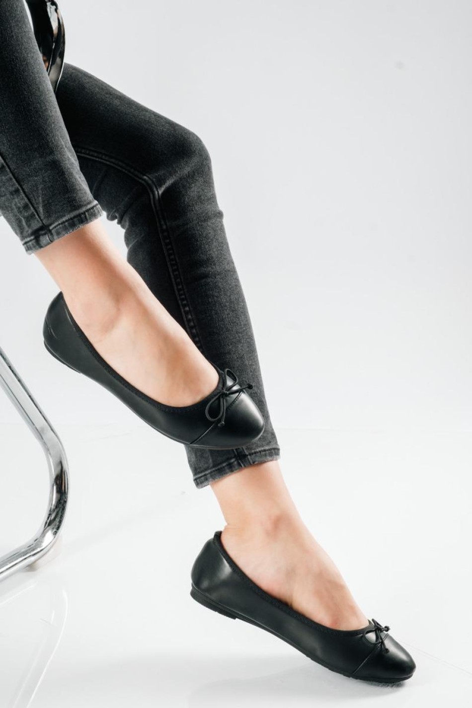 Basic ballerinas με μικρό φιογκάκι και στρογγυλή μύτη ΜΑΥΡΟ