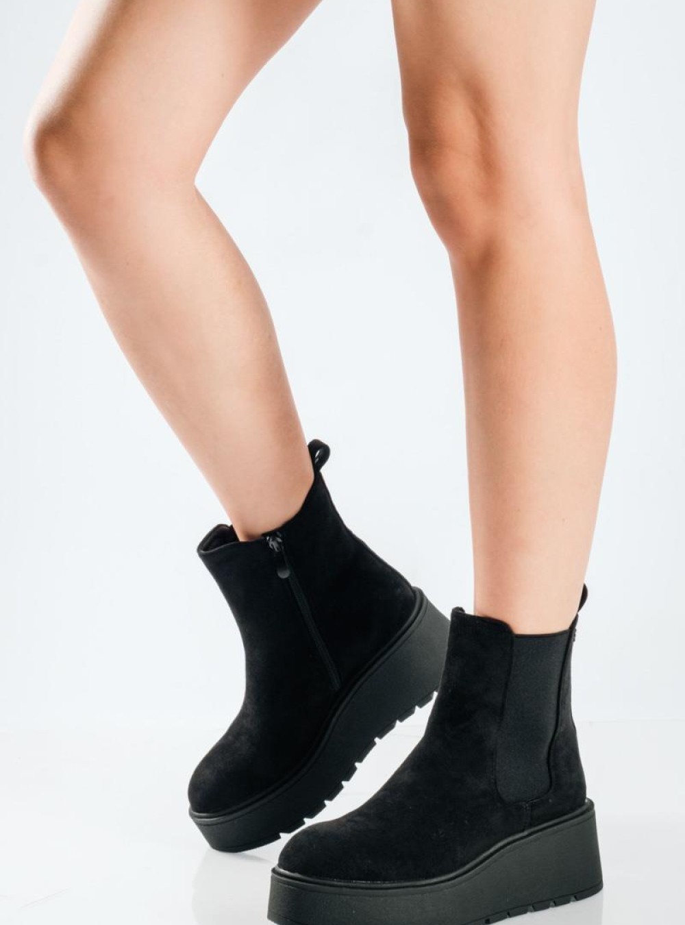 Chelsea suede μποτάκια με πλατφόρμα και minimal γραμμή ΜΑΥΡΟ Chelsea suede μποτάκια με πλατφόρμα και minimal γραμμή ΜΑΥΡΟ