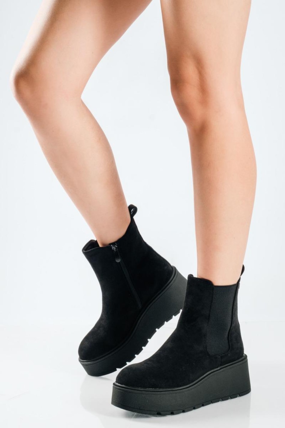 Chelsea suede μποτάκια με πλατφόρμα και minimal γραμμή ΜΑΥΡΟ