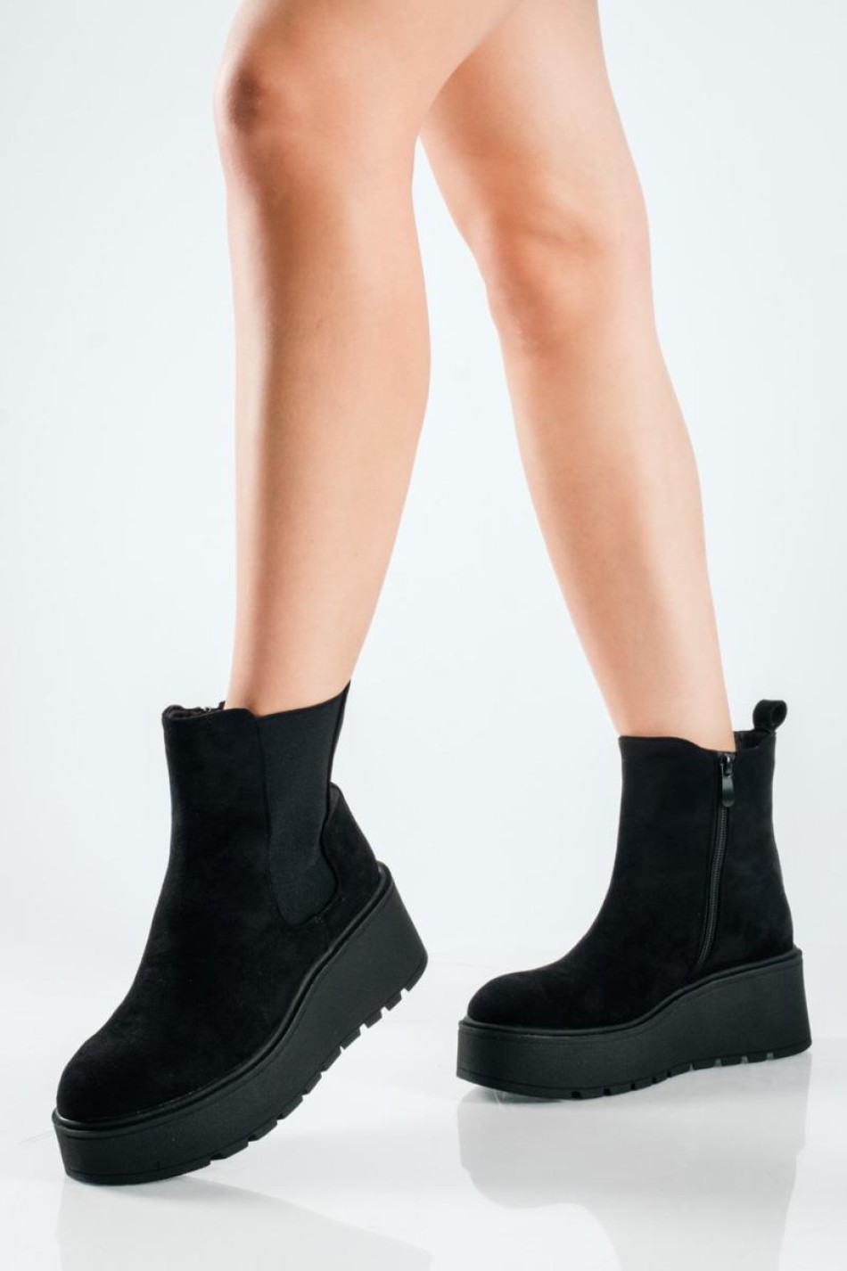 Chelsea suede μποτάκια με πλατφόρμα και minimal γραμμή ΜΑΥΡΟ Chelsea suede μποτάκια με πλατφόρμα και minimal γραμμή ΜΑΥΡΟ
