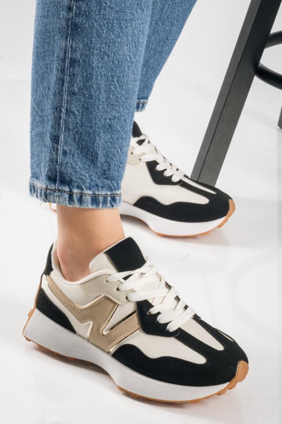 Chunky sneakers με συνδυασμό υλικών και ιδιαίτερο σχέδιο στη σόλα ΜΑΥΡΟ Chunky sneakers με συνδυασμό υλικών και ιδιαίτερο σχέδιο στη σόλα ΜΑΥΡΟ