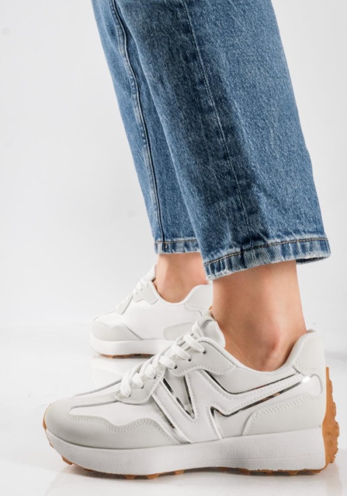 Chunky sneakers με συνδυασμό υλικών και ιδιαίτερο σχέδιο στη σόλα ΑΣΠΡΟ