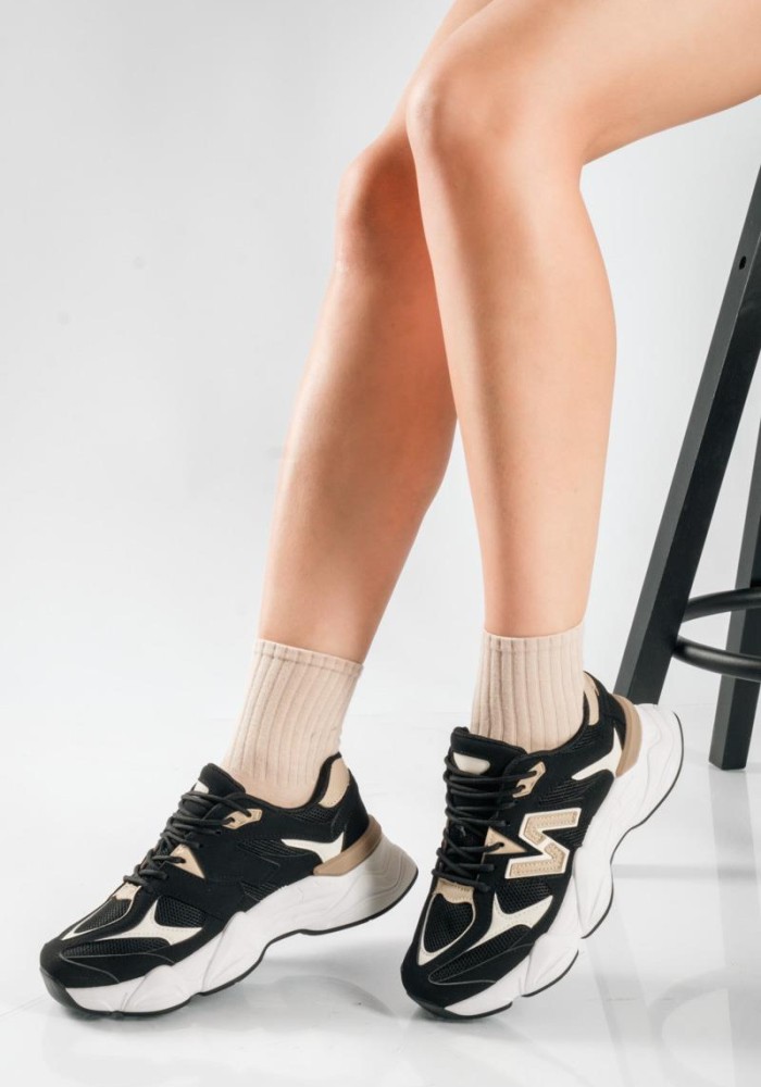 Chunky sneakers με συνδυασμό υλικών και διακριτικές χρωματικές αντιθέσεις ΜΑΥΡΟ