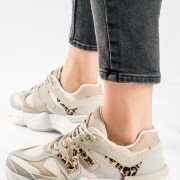 Chunky sneakers με συνδυασμό υλικών και διακριτικές χρωματικές αντιθέσεις ΜΠΕΖ Chunky sneakers με συνδυασμό υλικών και διακριτικές χρωματικές αντιθέσεις ΜΠΕΖ