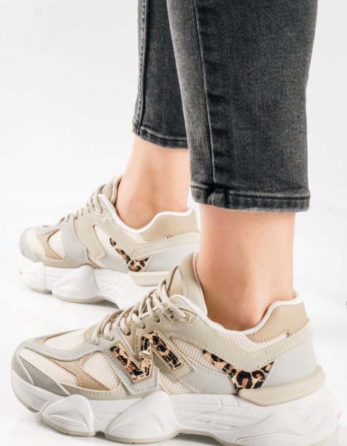 Chunky sneakers με συνδυασμό υλικών και διακριτικές χρωματικές αντιθέσεις ΜΠΕΖ