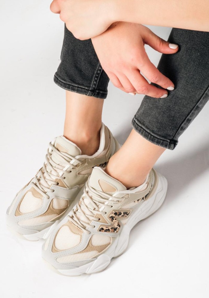 Chunky sneakers με συνδυασμό υλικών και διακριτικές χρωματικές αντιθέσεις ΜΠΕΖ