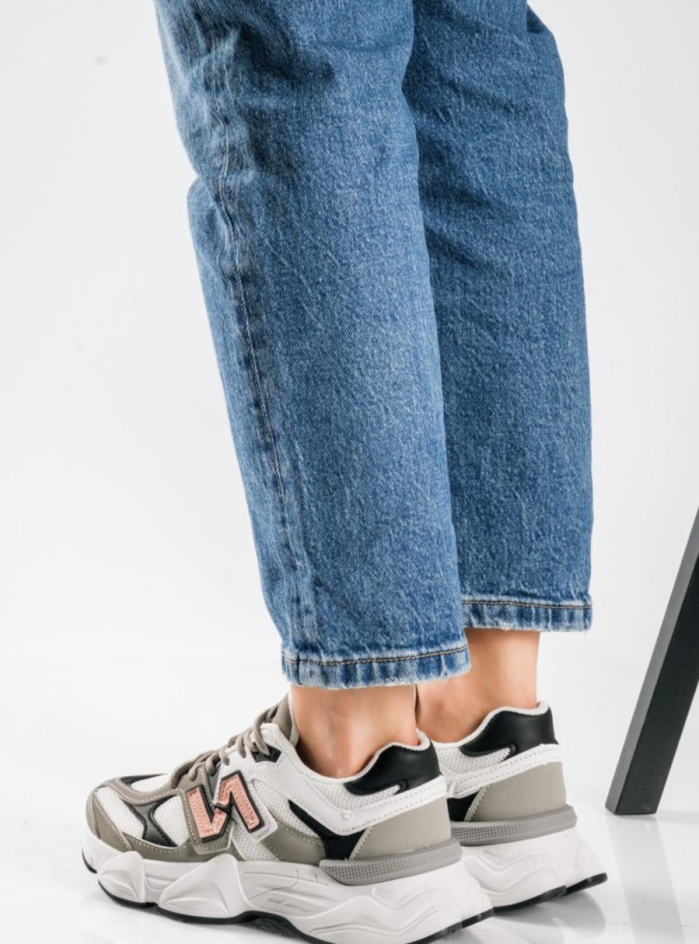 Chunky sneakers με συνδυασμό υλικών και διακριτικές χρωματικές αντιθέσεις ΓΚΡΙ Chunky sneakers με συνδυασμό υλικών και διακριτικές χρωματικές αντιθέσεις ΓΚΡΙ