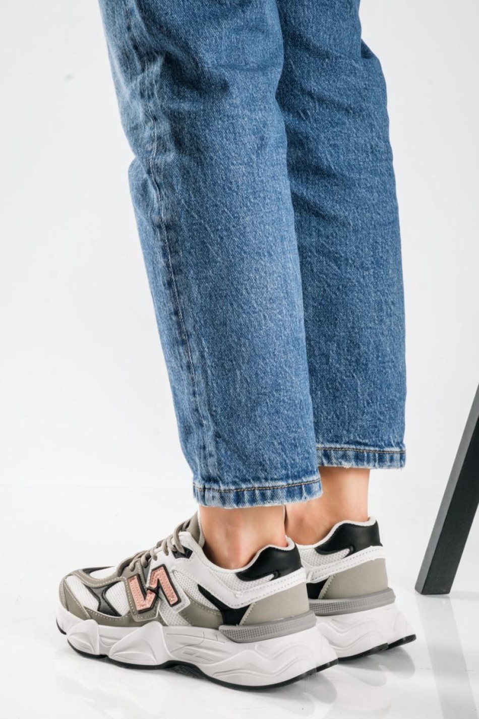 Chunky sneakers με συνδυασμό υλικών και διακριτικές χρωματικές αντιθέσεις ΓΚΡΙ Chunky sneakers με συνδυασμό υλικών και διακριτικές χρωματικές αντιθέσεις ΓΚΡΙ
