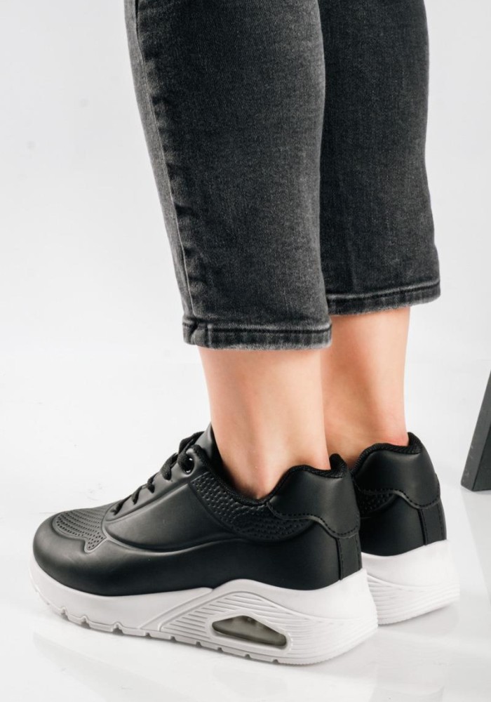 Sneakers με αδιάβροχο ύφασμα και αερόσολα ΜΑΥΡΟ