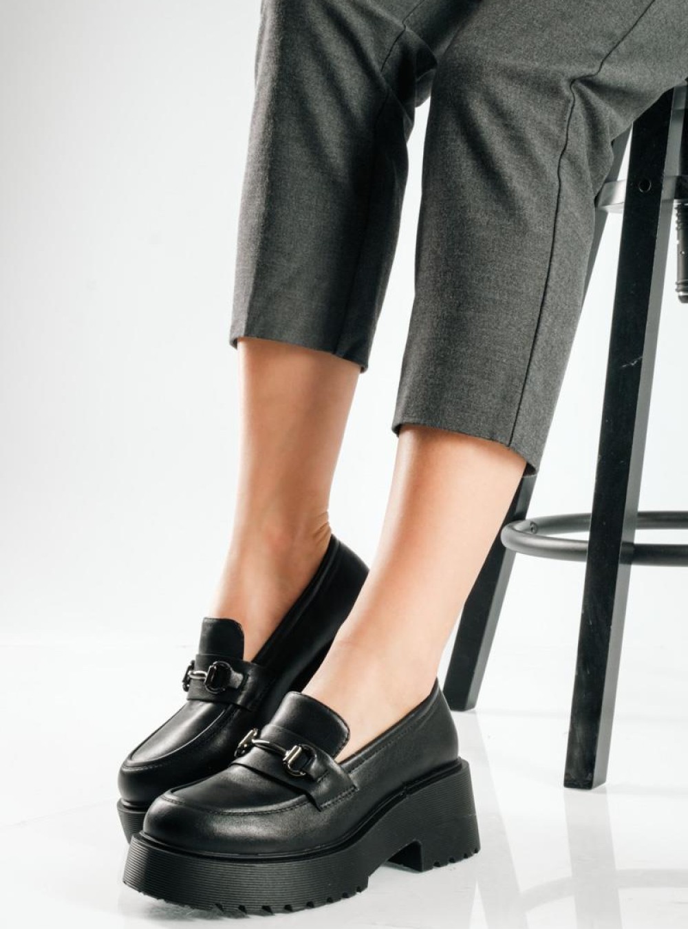 Double sole loafer σε ανδρόγυνο στυλ με διακριτική αλυσίδα ΜΑΥΡΟ Double sole loafer σε ανδρόγυνο στυλ με διακριτική αλυσίδα ΜΑΥΡΟ