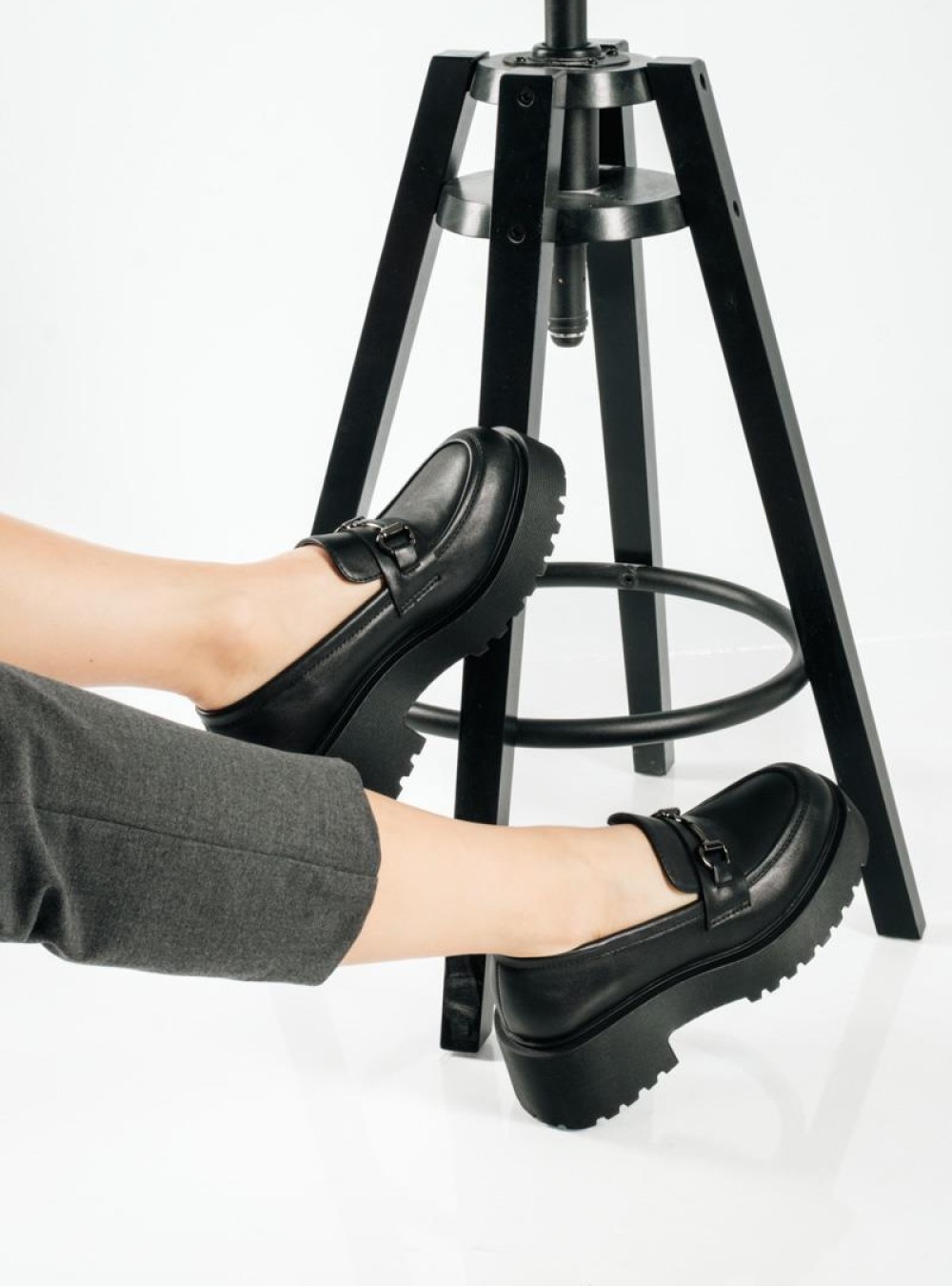 Double sole loafer σε ανδρόγυνο στυλ με διακριτική αλυσίδα ΜΑΥΡΟ Double sole loafer σε ανδρόγυνο στυλ με διακριτική αλυσίδα ΜΑΥΡΟ