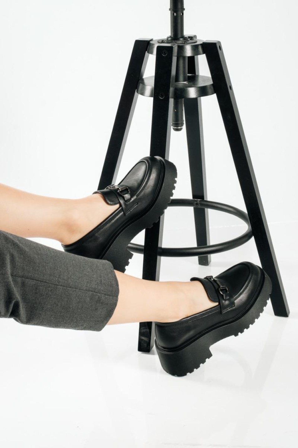Double sole loafer σε ανδρόγυνο στυλ με διακριτική αλυσίδα ΜΑΥΡΟ Double sole loafer σε ανδρόγυνο στυλ με διακριτική αλυσίδα ΜΑΥΡΟ