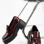 Chunky loafer με διπλή σόλα και minimal γραμμή ΜΠΟΡΝΤΩ Chunky loafer με διπλή σόλα και minimal γραμμή ΜΠΟΡΝΤΩ