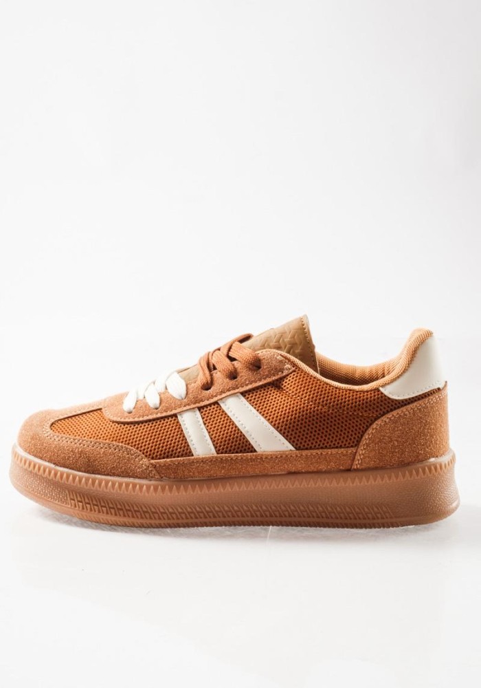Casual Sneakers με μοντέρνο ρετρό look και σουέτ λεπτομέρειες ΚΑΦΕ