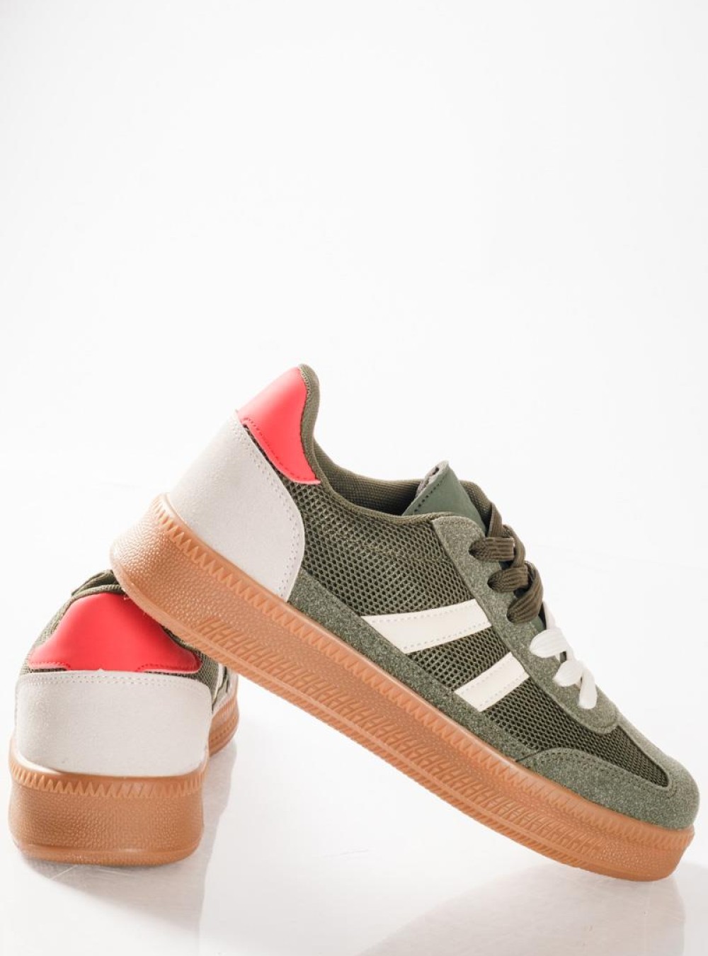 Casual Sneakers με λευκές πλαϊνές ρίγες, δίχτυ και suede επένδυση στο μπροστινό μέρος ΛΑΔΙ Casual Sneakers με λευκές πλαϊνές ρίγες, δίχτυ και suede επένδυση στο μπροστινό μέρος ΛΑΔΙ