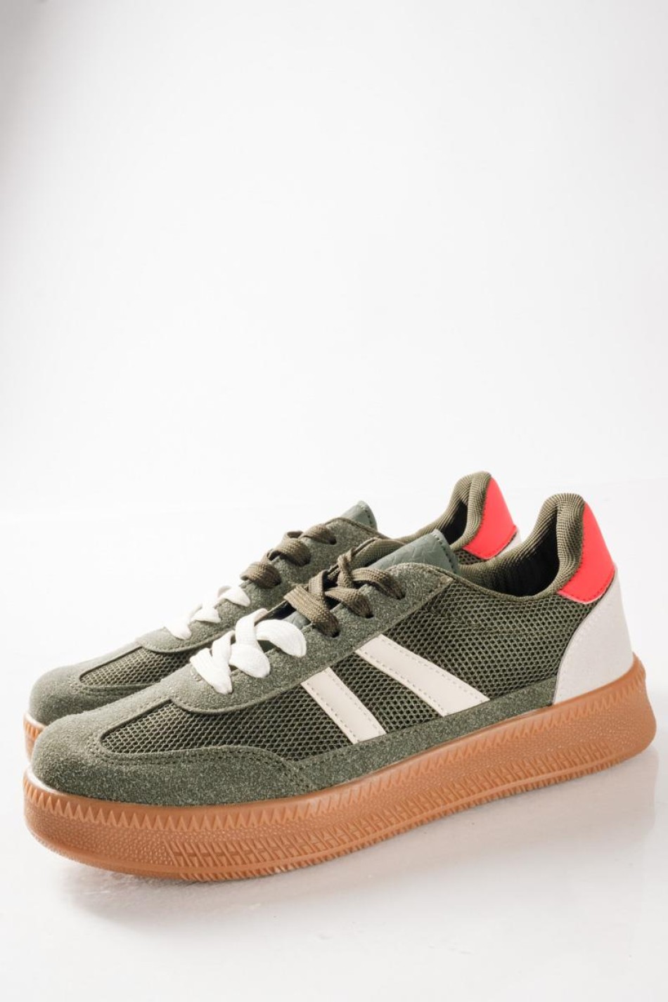 Casual Sneakers με λευκές πλαϊνές ρίγες, δίχτυ και suede επένδυση στο μπροστινό μέρος ΛΑΔΙ Casual Sneakers με λευκές πλαϊνές ρίγες, δίχτυ και suede επένδυση στο μπροστινό μέρος ΛΑΔΙ