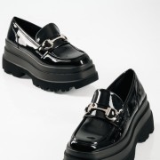 Δίσολο chunky loafer με στρασάκια στη διακοσμητική αγκράφα ΜΑΥΡΟ Δίσολο chunky loafer με στρασάκια στη διακοσμητική αγκράφα ΜΑΥΡΟ
